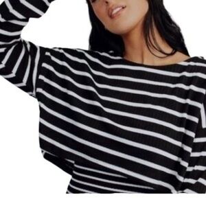 Free People Beach Womens Top Black SP Oversized Long Sleeve Cropped Top  Striped